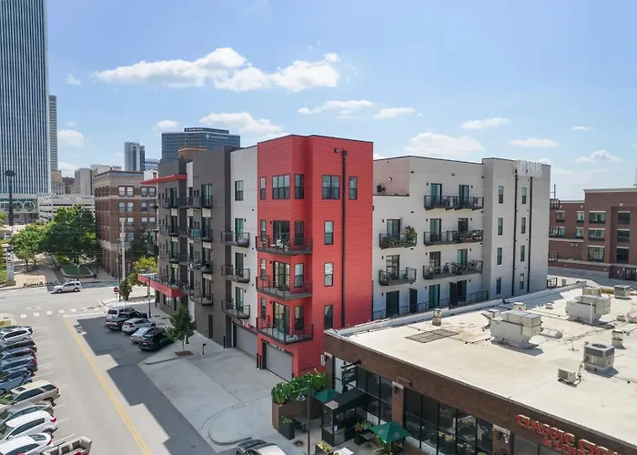 Landing Spectacular 2bd Rooftop Lounge Gym