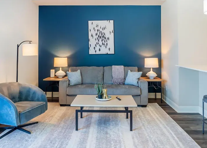 Landing Spectacular 2bd Rooftop Lounge Gym *